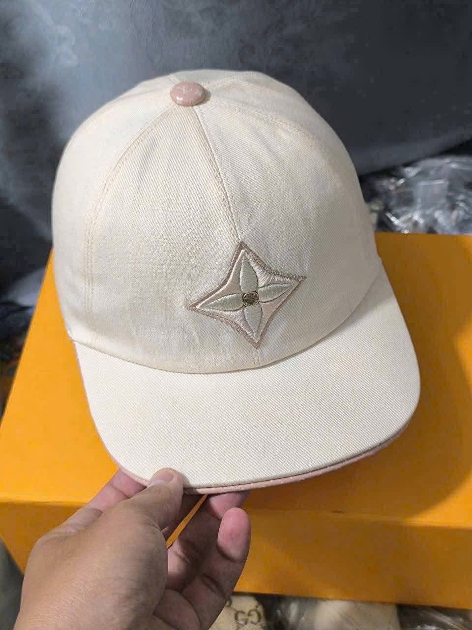 Nhận may gia công các loại nón theo yêu cầu